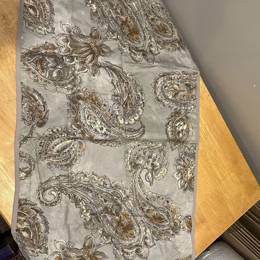 Chaps Home Ralph Lauren Cold Spring Paisley Gray‎ Gold King Sham